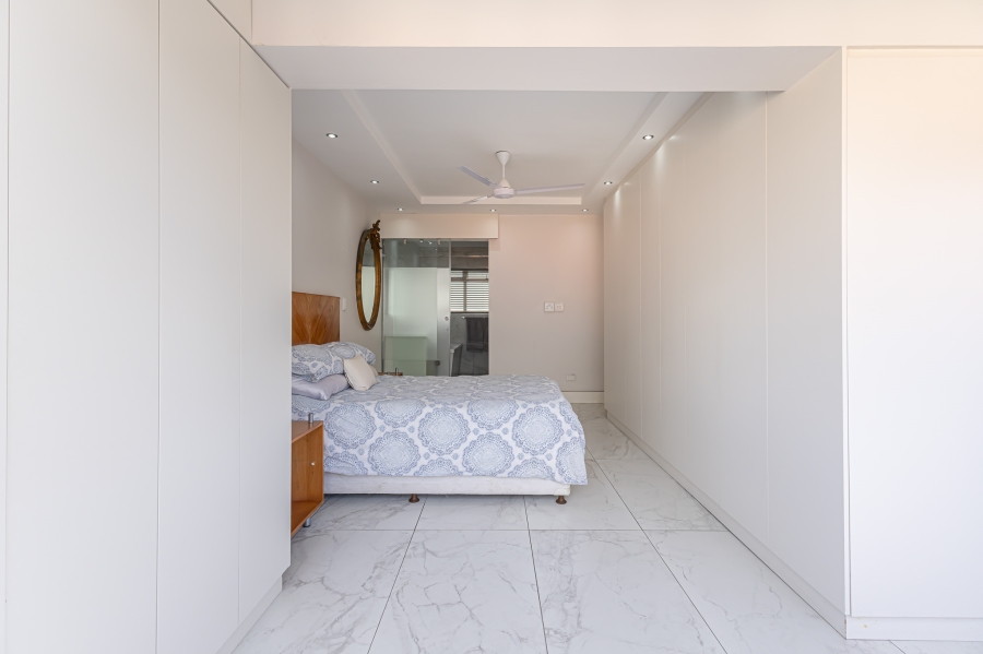 To Let 1 Bedroom Property for Rent in Sea Point Western Cape